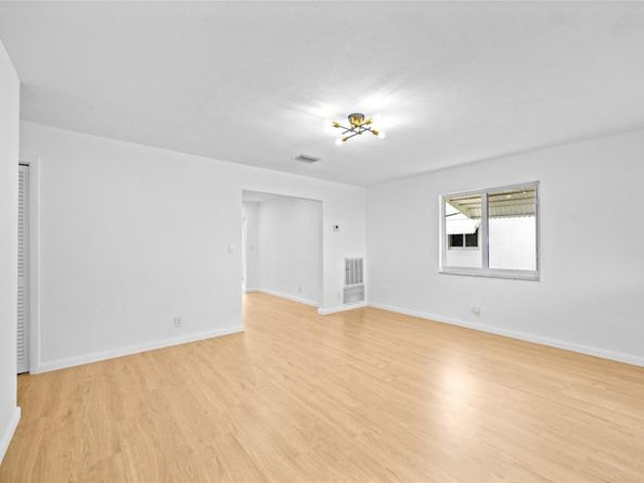2920 NW 2nd Ave, Pompano Beach FL 33064