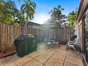 3320 Simms St 11C, Hollywood FL 33021