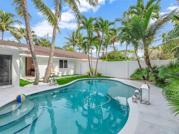 103 S Atlantic Drive, Lantana FL 33462