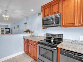 200 Waterway Dr 309, Lantana FL 33462