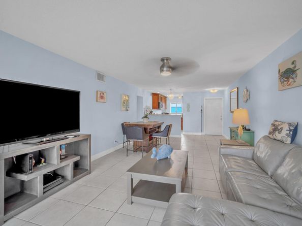 200 Waterway Dr 309, Lantana FL 33462