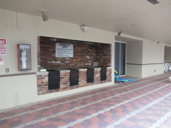 601 NW 76th Ter 206, Margate FL 33063