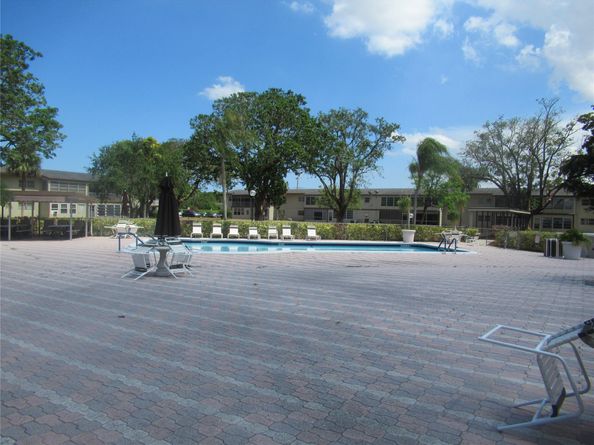 601 NW 76th Ter 206, Margate FL 33063