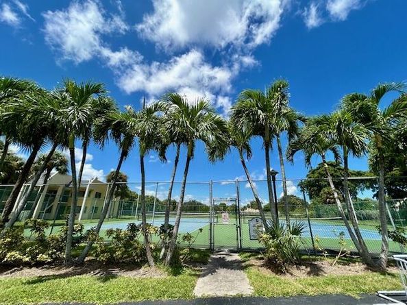 1830 W Meadows Circle 1830, Boynton Beach FL 33436