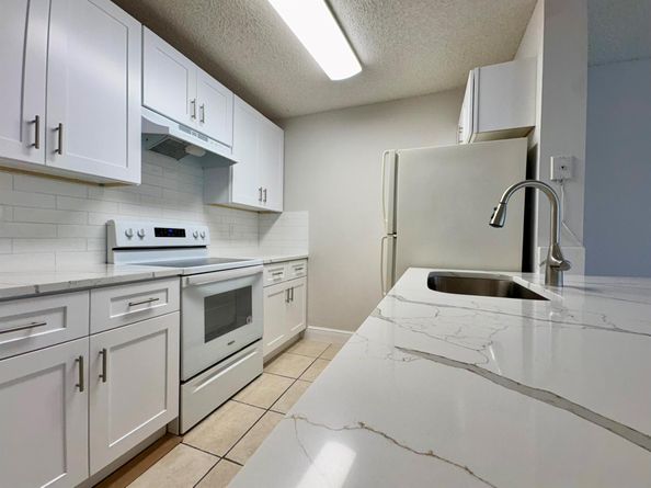 1830 W Meadows Circle 1830, Boynton Beach FL 33436