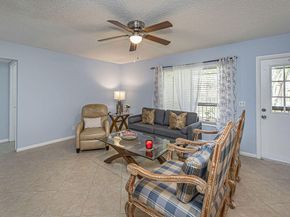 539 Shady Pine Way B2, Greenacres FL 33415