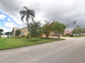 6401 W Sedgewyck Cir W, Davie FL 33331