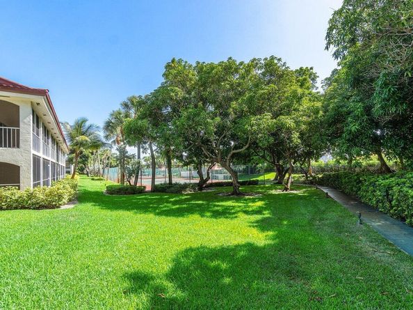 103 Half Moon Circle E2, Hypoluxo FL 33462
