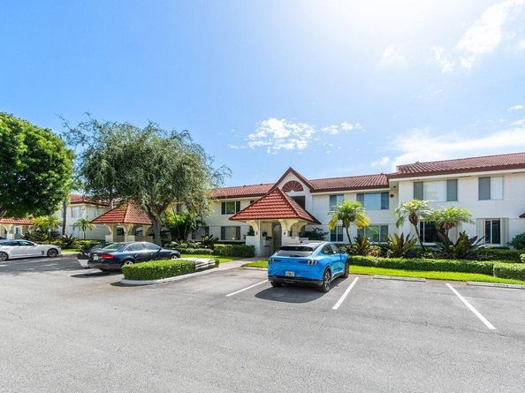 103 Half Moon Circle E2, Hypoluxo FL 33462