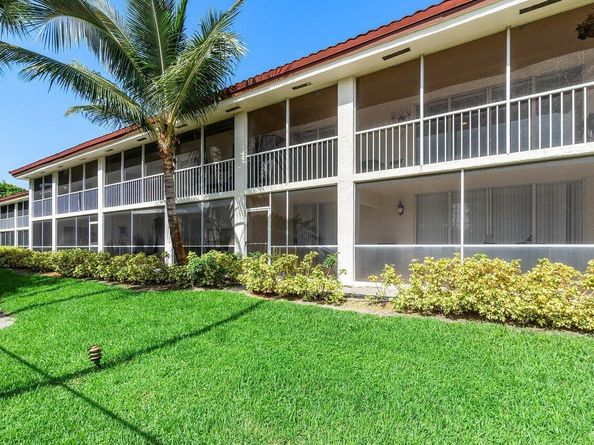103 Half Moon Circle E2, Hypoluxo FL 33462