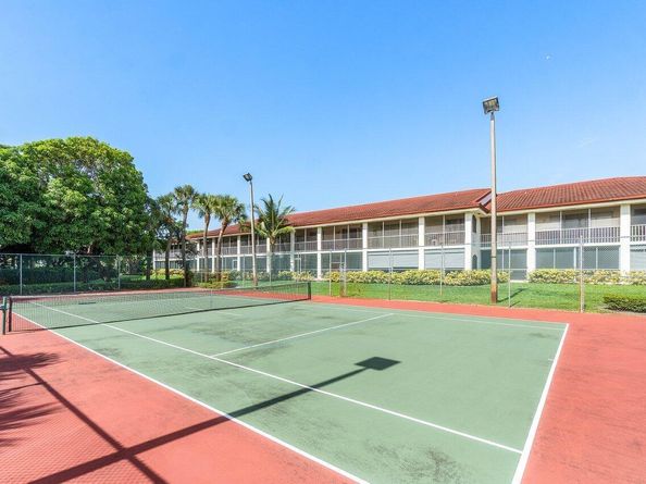 103 Half Moon Circle E2, Hypoluxo FL 33462