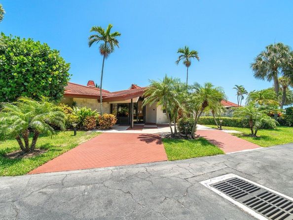 103 Half Moon Circle E2, Hypoluxo FL 33462