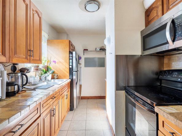 714 NE 10th Street 205, Hallandale Beach FL 33009