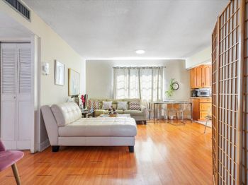 714 NE 10th Street