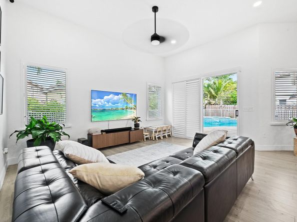 16750 NW 19th St, Pembroke Pines FL 33028