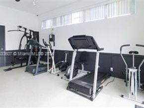 1050 SW 11th St 4, Hallandale Beach FL 33009
