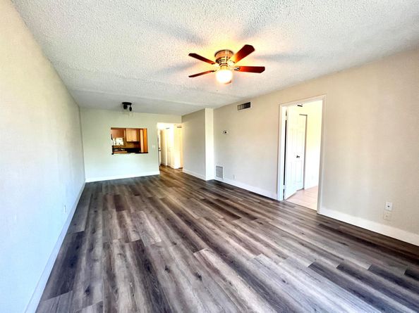 120 Sparrow Drive 302, Royal Palm Beach FL 33411