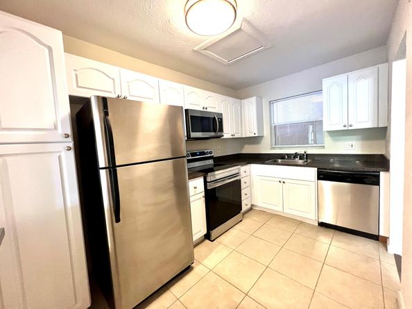 120 Sparrow Drive 302, Royal Palm Beach FL 33411