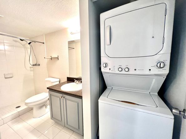 120 Sparrow Drive 302, Royal Palm Beach FL 33411