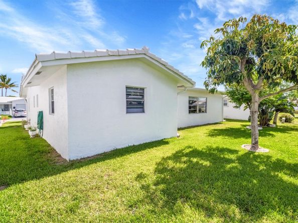 1904 SW 17th Ave, Boynton Beach FL 33426
