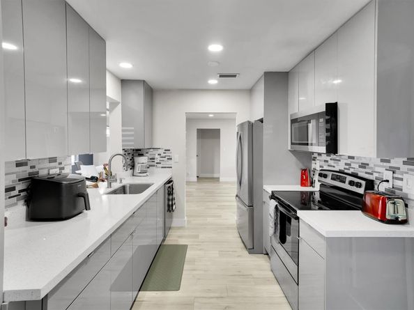 1904 SW 17th Ave, Boynton Beach FL 33426