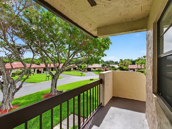 8536 Casa Del Lago 49 B, Boca Raton FL 33433