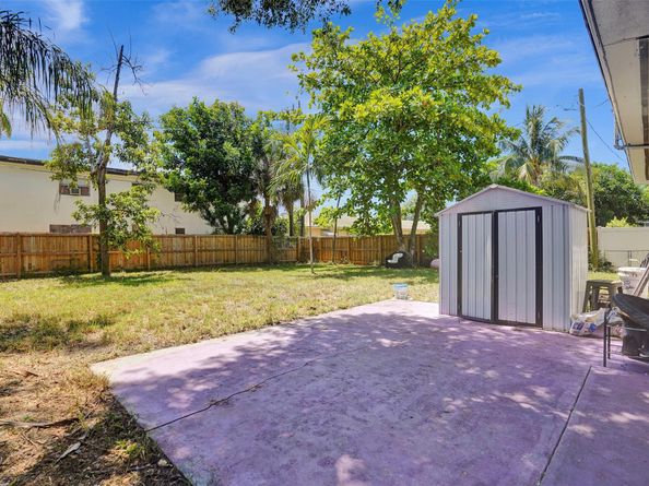 130 Akron St, Lake Worth Beach FL 33461