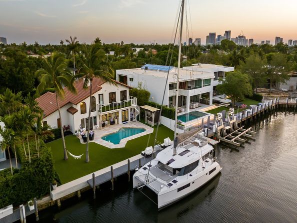 2411 Desota Dr, Fort Lauderdale FL 33301