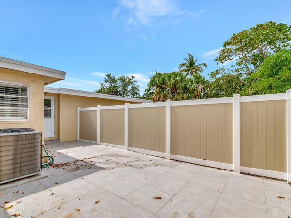 125 E Hart Street, Lantana FL 33462
