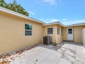 125 E Hart Street, Lantana FL 33462