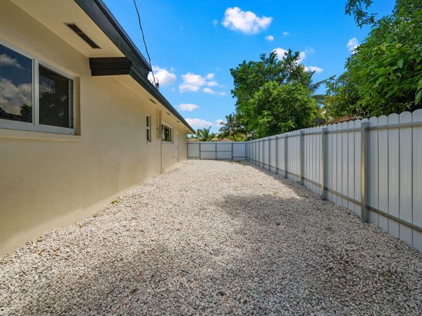 1637 40th Street, West Palm Beach FL 33407