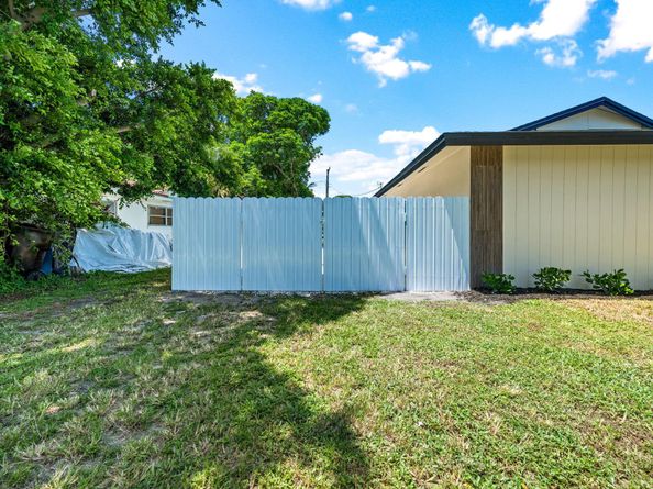 1637 40th Street, West Palm Beach FL 33407