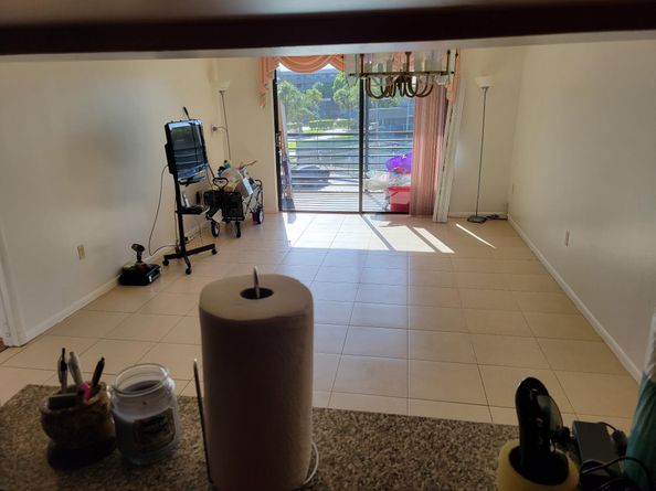 1001 Colony Point Cir 305, Pembroke Pines FL 33026
