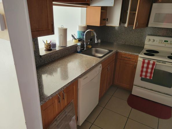 1001 Colony Point Cir 305, Pembroke Pines FL 33026