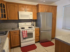 1001 Colony Point Cir 305, Pembroke Pines FL 33026
