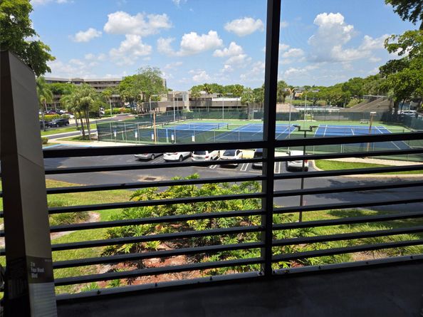 1001 Colony Point Cir 305, Pembroke Pines FL 33026