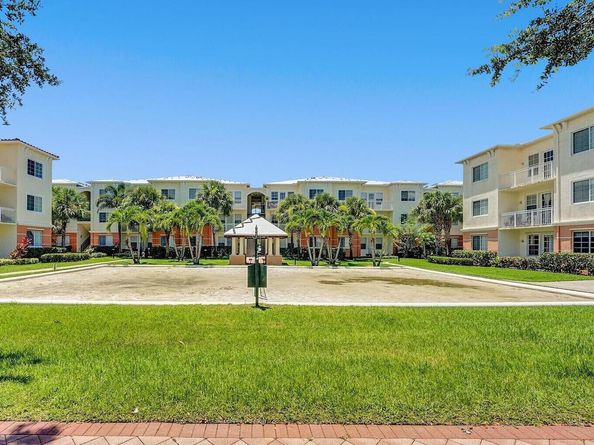 9857 Baywinds Drive 9302, West Palm Beach FL 33411