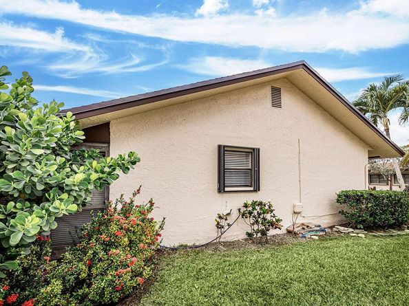 6247 Red Cedar Circle, Greenacres FL 33463