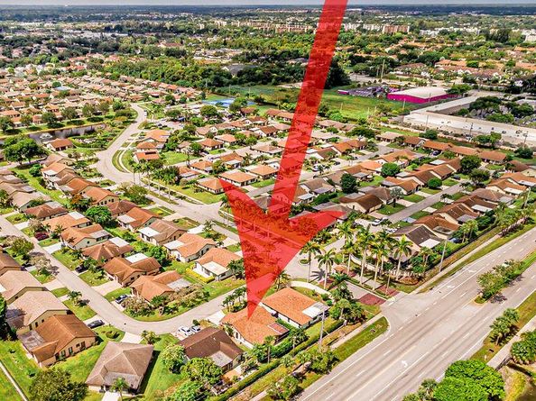 6247 Red Cedar Circle, Greenacres FL 33463