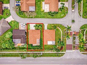 6247 Red Cedar Circle, Greenacres FL 33463