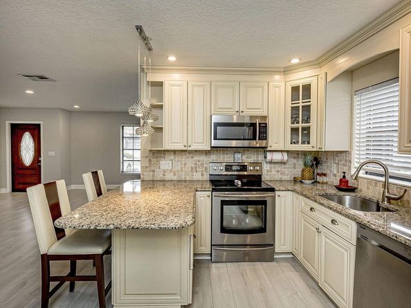 6247 Red Cedar Circle, Greenacres FL 33463