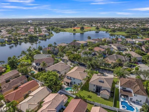 2028 SW 176th Ter, Miramar FL 33029