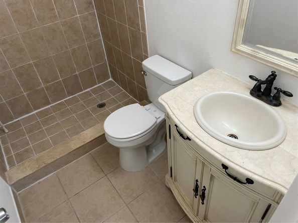 2020 NE 56th St 206, Fort Lauderdale FL 33308
