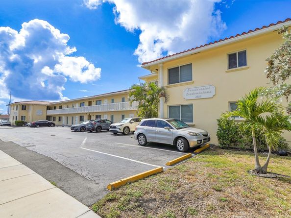2020 NE 56th St 206, Fort Lauderdale FL 33308
