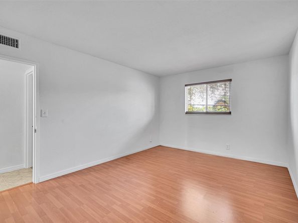 2020 NE 56th St 206, Fort Lauderdale FL 33308