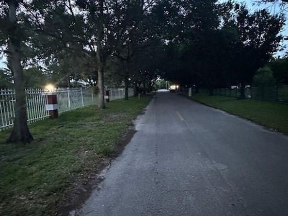 5800 Pinetree Rd, Parkland FL 33067