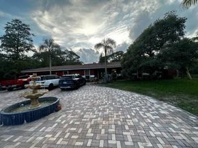 5800 Pinetree Rd, Parkland FL 33067