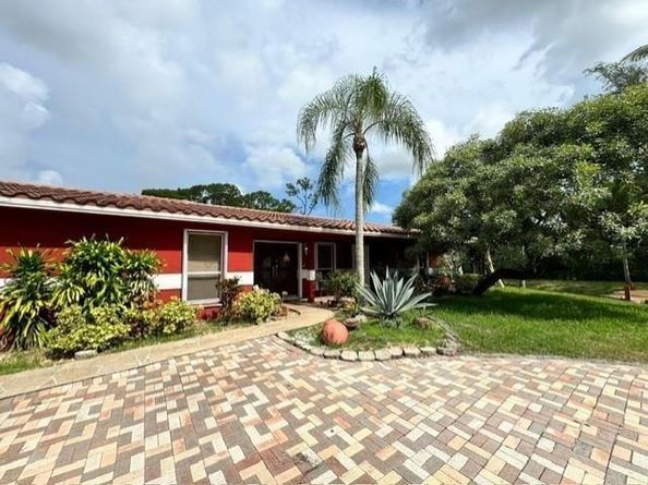 5800 Pinetree Rd, Parkland FL 33067