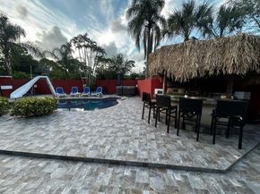 5800 Pinetree Rd, Parkland FL 33067