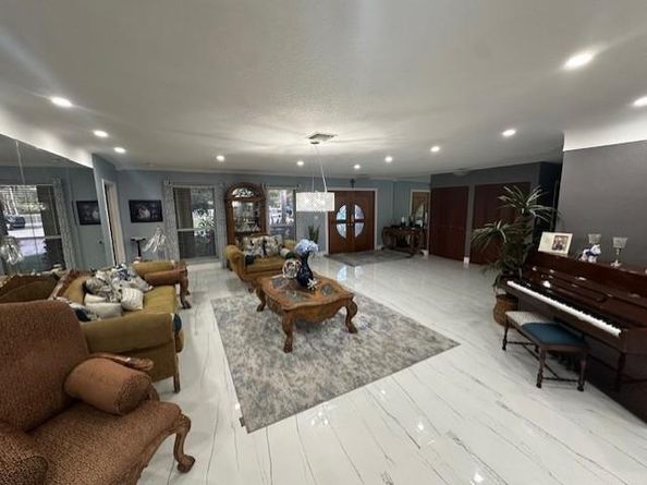 5800 Pinetree Rd, Parkland FL 33067
